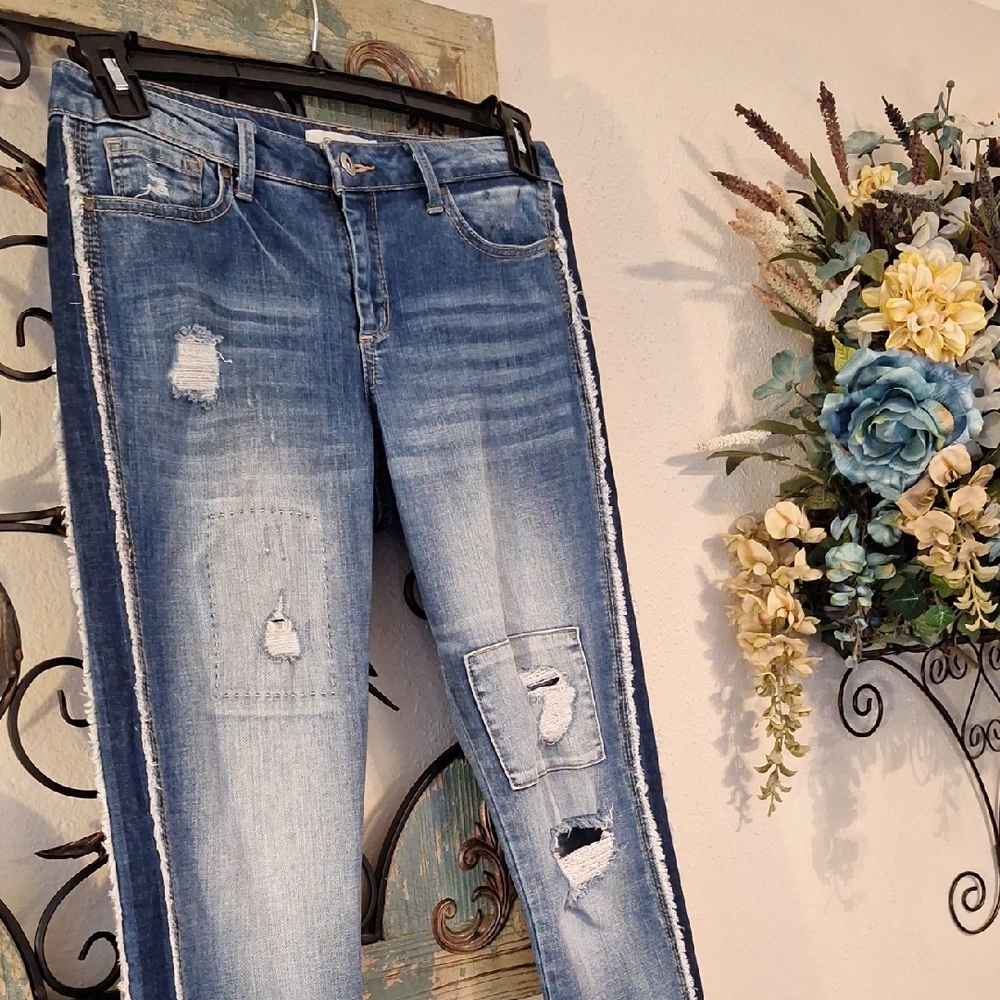 🔥🔥CLEARANCE🔥🔥 Jessica Simpson Medium Blue Distressed Straight Jeans. Size 27 - Picture 6 of 11